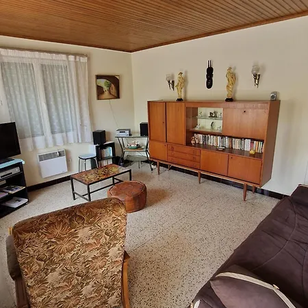 Maison Familiale A Saint-cyprien, Proche Et Commerces - Fr-1-732-75