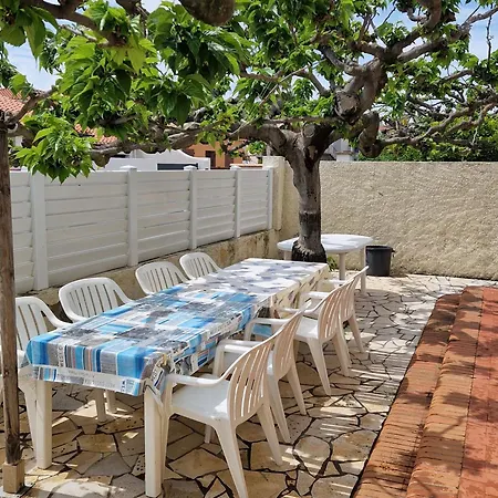 Maison Familiale A Saint-cyprien, Proche Et Commerces - Fr-1-732-75 Holiday home *